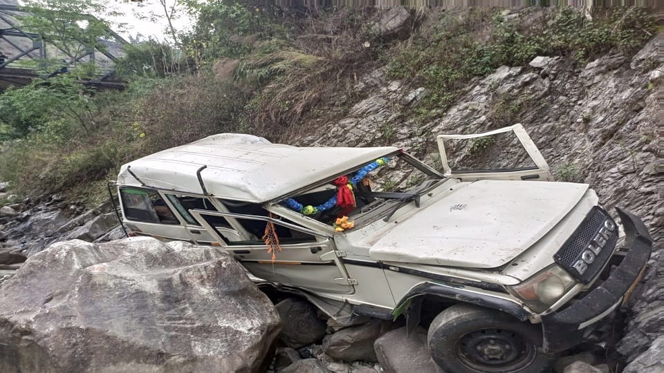 max vehicle fell into a ditch in nijmula valley chamoli two killed nine injured