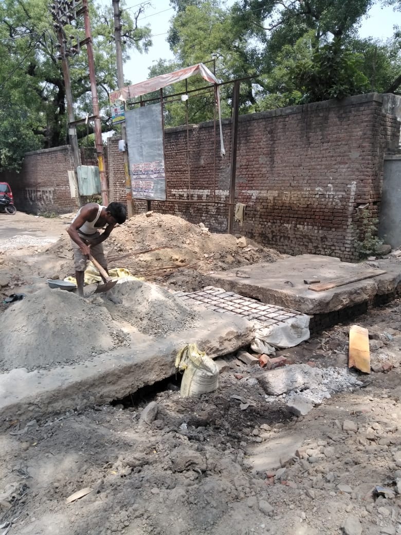 The contractor put the old slab on the culvert being built on Mall Godown Road