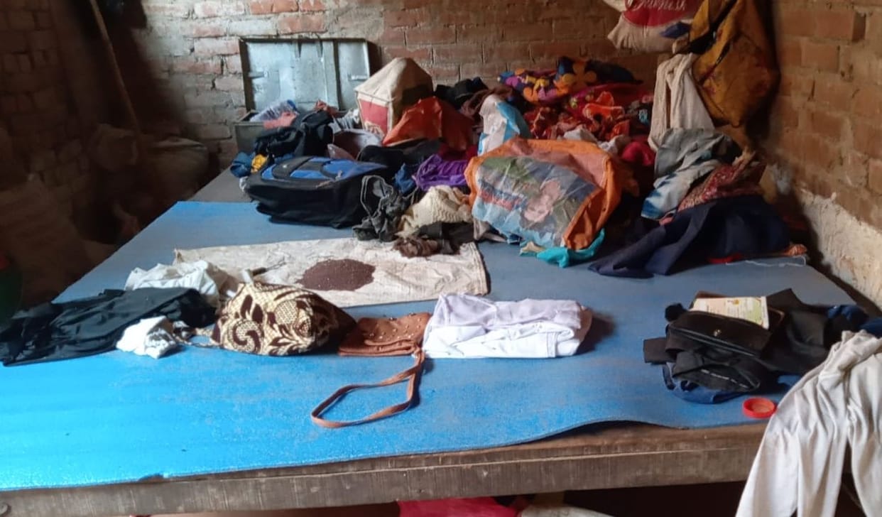 hardoi news,Cash and jewelery theft by breaking the locks of rooms
