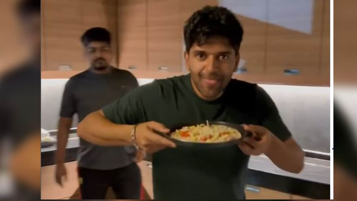 guru randhawa made vegetarian pizza video went viral on social media