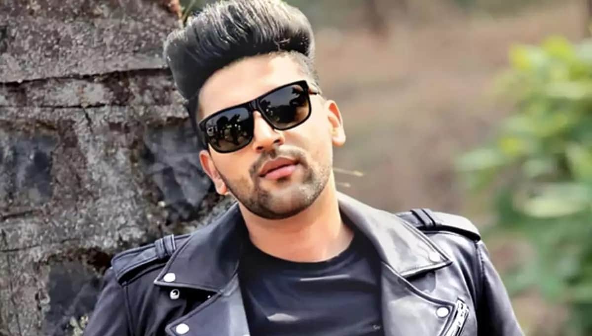 guru randhawa made vegetarian pizza video went viral on social media