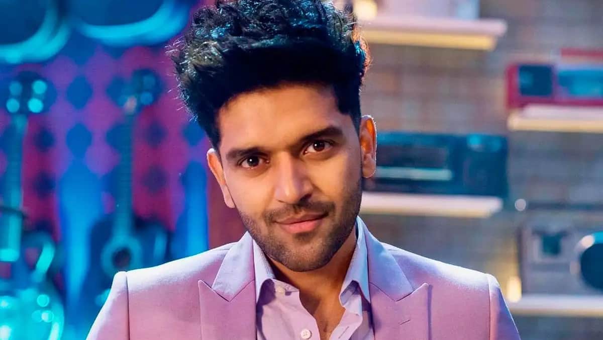 guru randhawa made vegetarian pizza video went viral on social media