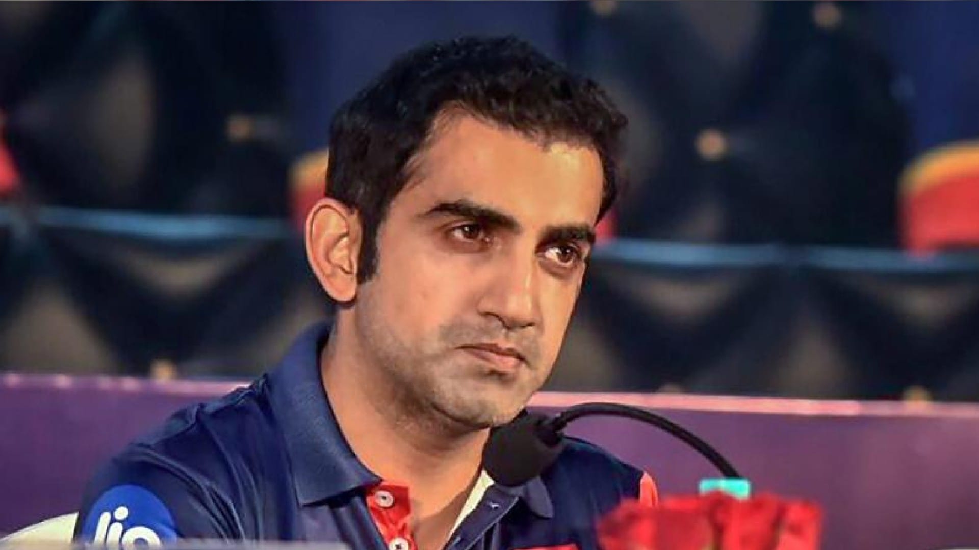David Warner, Dinesh Karthik and Gautam gambhir have left captaincy in mid season in IPL