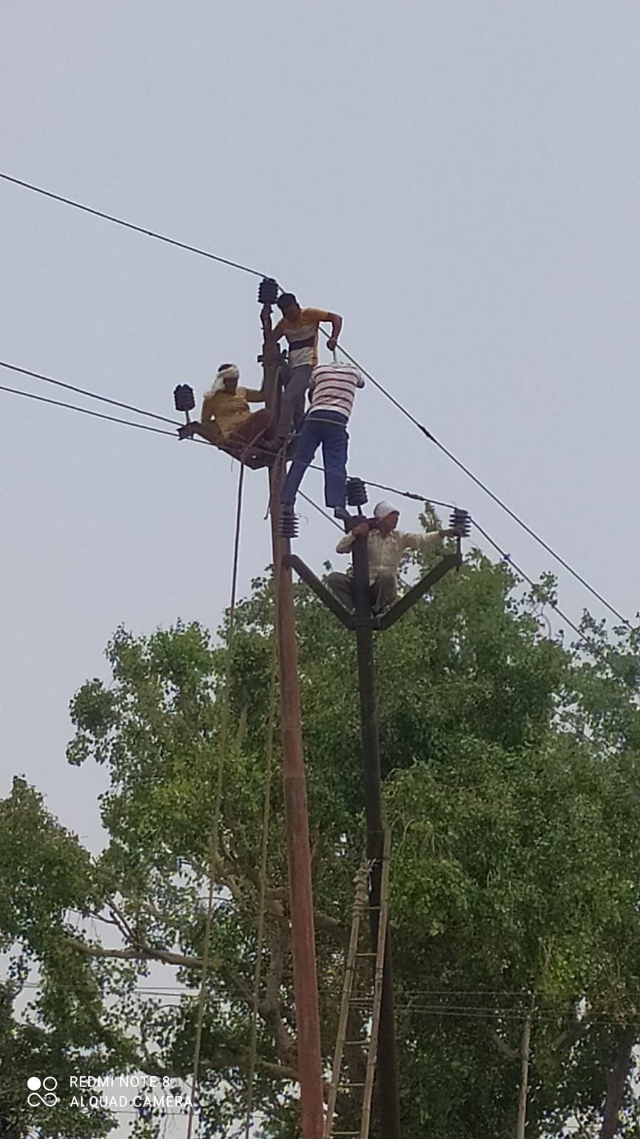 Hathras: There was power crisis in seven thousand houses of the city for three hours