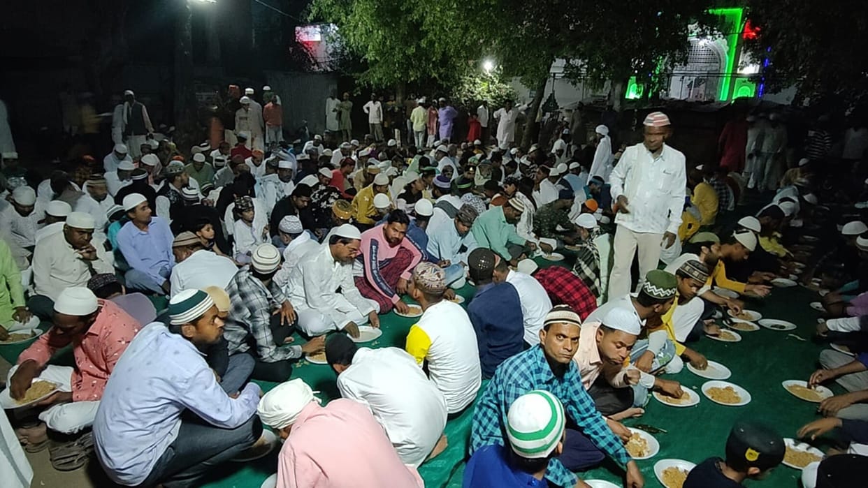 Ganga-Jamuni Tehzeeb in MP: Thousands of Rojedars organized Iftar by Hindus, got a glimpse of Hindu-Muslim unity