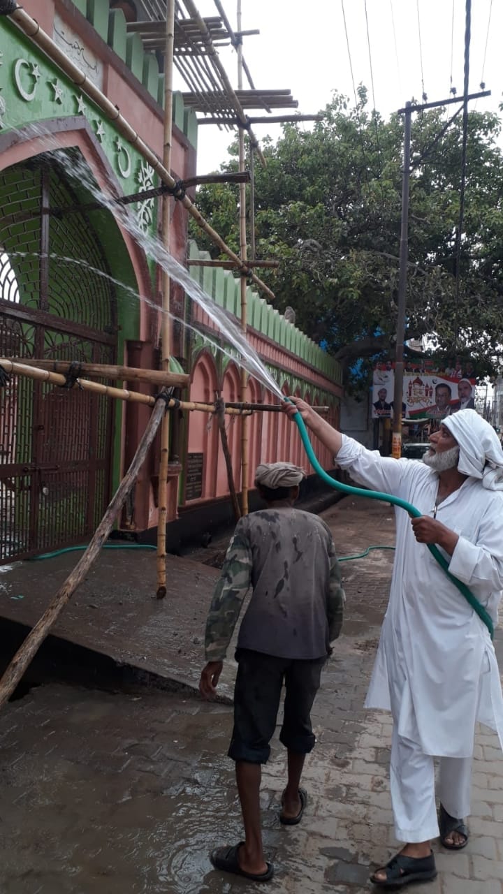 Hathras: Waiting for the sight of the moon, tomorrow will be the festival of Eid