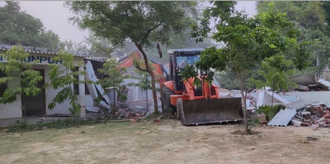 Bulldozer roared again in Jaunpur samajwadi party leader school demolished by administration