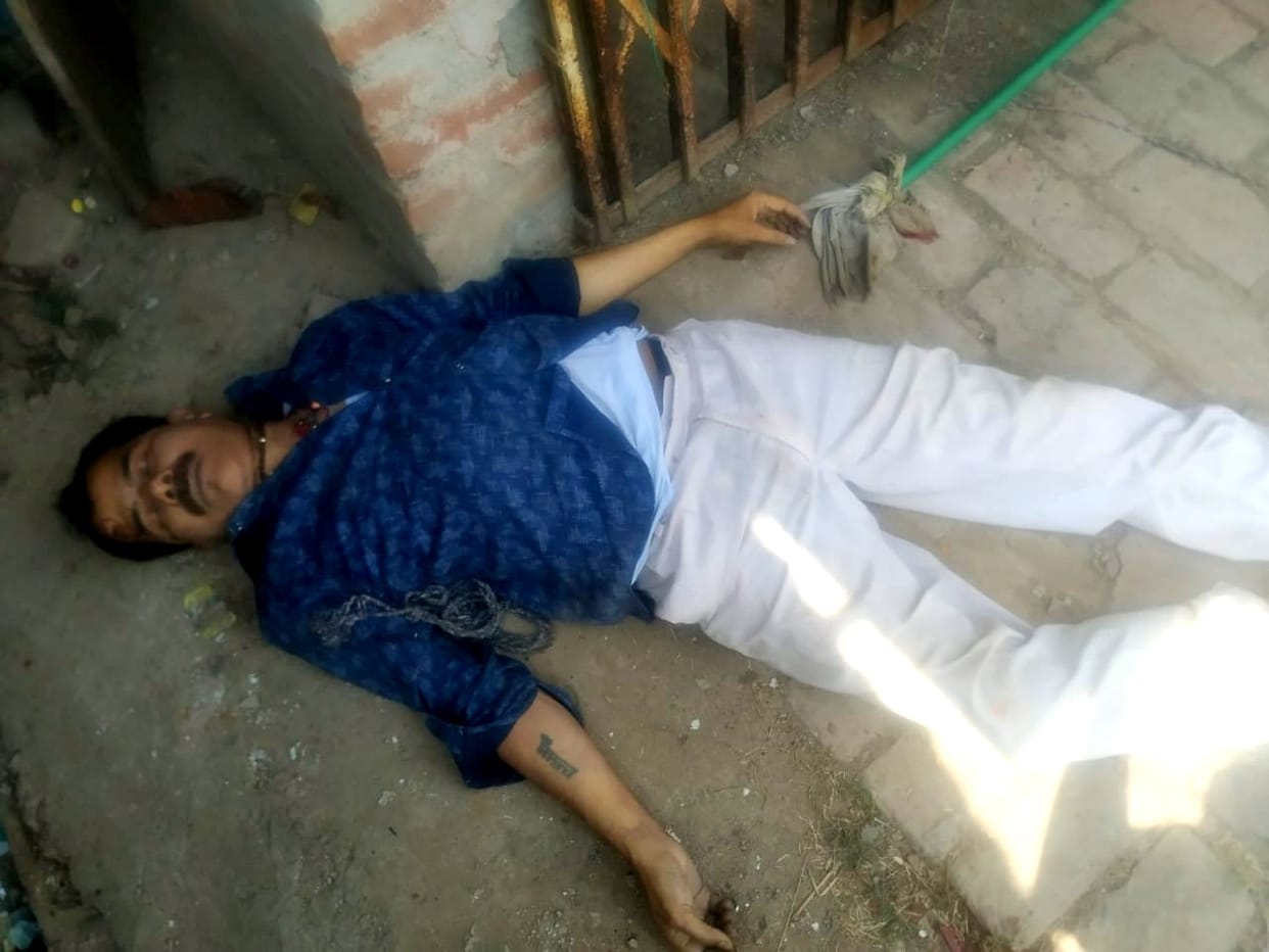 Dead body of businessman found hanging in Banda under suspicious circumstances