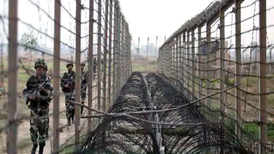 Indo Pak Border tourists will enjoy Longewala Border Post in Rajasthan 