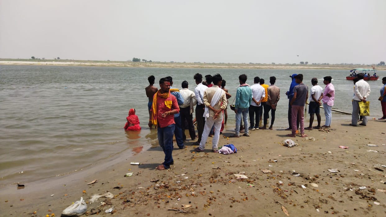 Two youths drowned in Ganga in mirzapur during bath who came for friend up board  exam