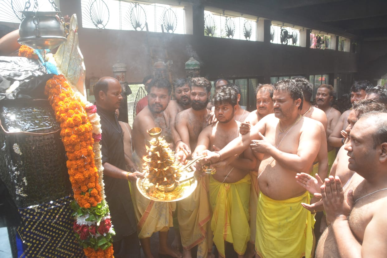 Panchamrit Abhishek of Shani Dev was done on Shanishchari Amavasya