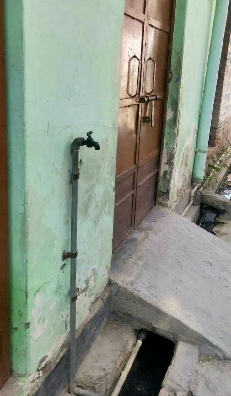 People of three localities yearn for water, two lakh liters are being wasted in Kanshi Ram Colony