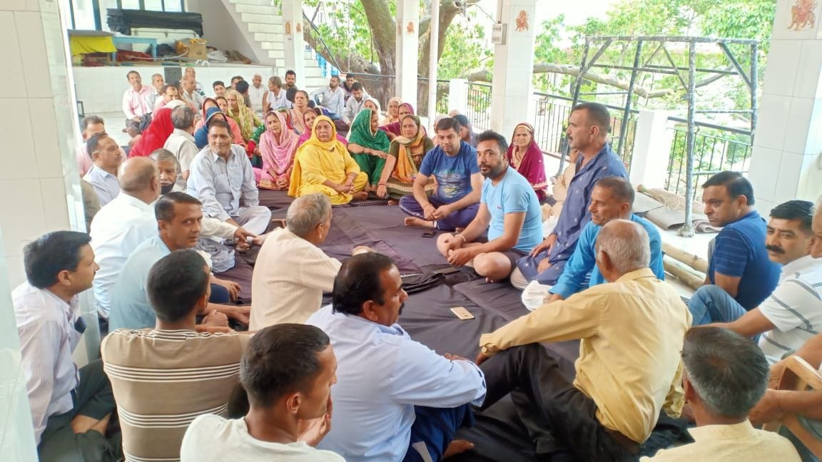 Residents of Bhota protested the increase in house tax