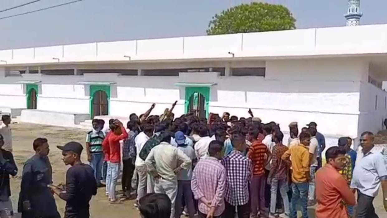 Tension due to hoisting saffron flag at Idgah in Pali