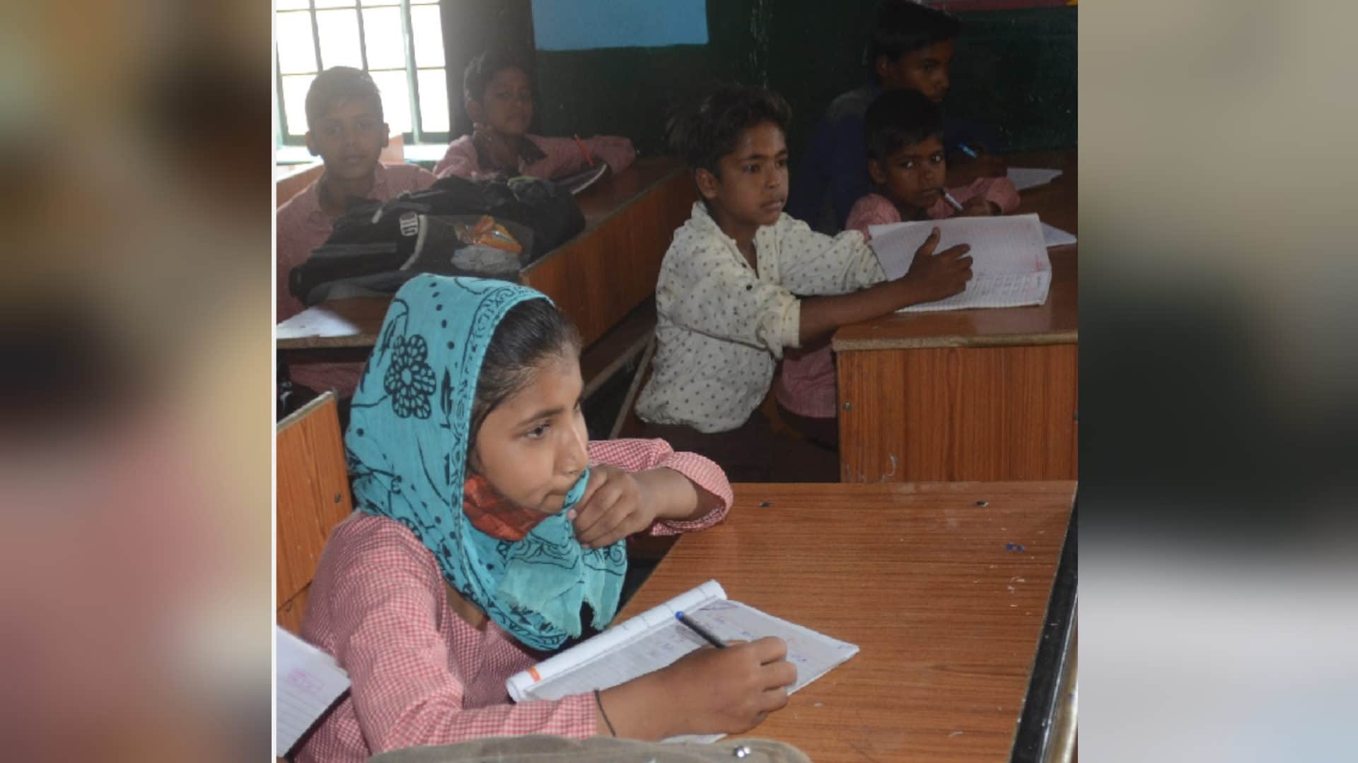 Bad condition of government schools: Students burning in summer, officers cool-cool,