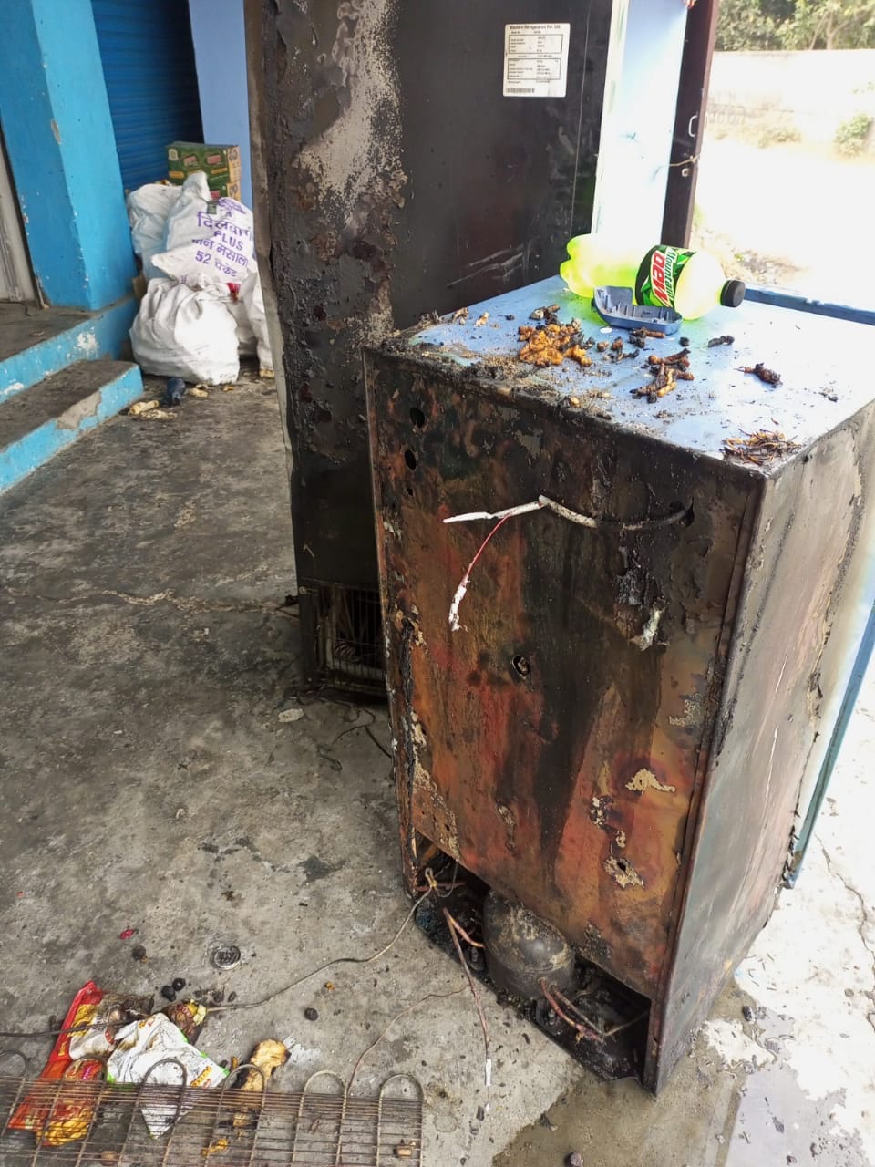 shop burnt in barotiwala ponta sahib and 50 thousand rupees destroyed
