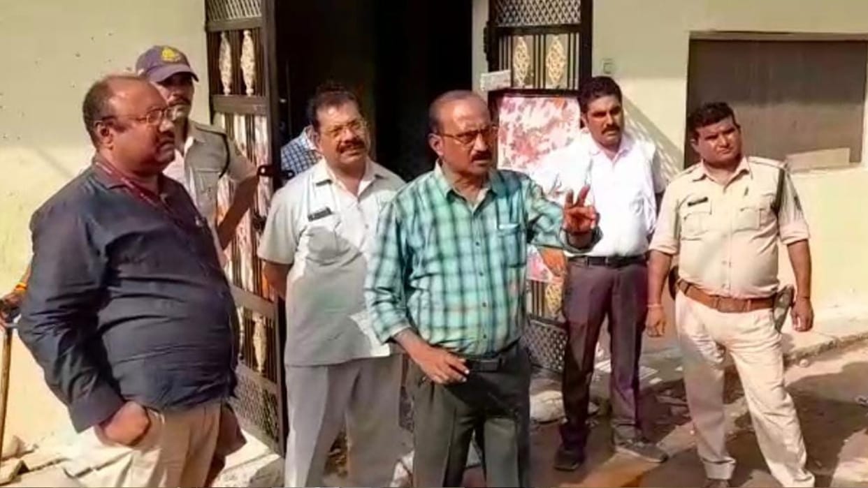 Satna: Pollution Control Board scientist's house raided by Rewa EOW, property worth crores of rupees disclosed