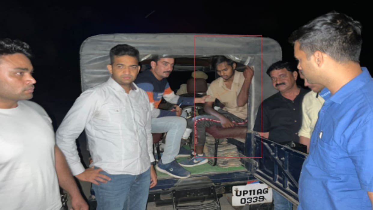 Saharanpur: Police caught crook rewarded of 25 thousand in the encounter, shot in the leg