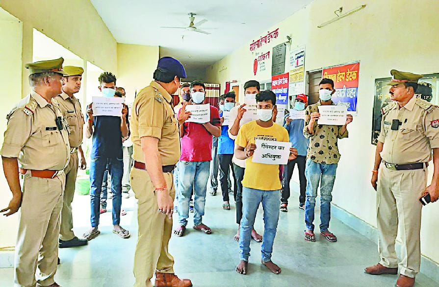 History sheeter reached the mirzapur police station apologizing for not committing the crime