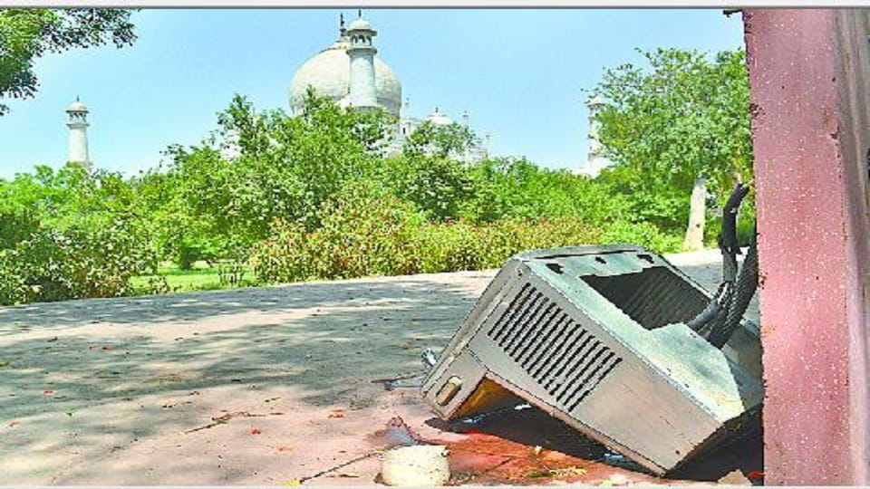 Taj Mahal north-western bastion cap and inlay stones came out in Sikandra due to thunderstorm