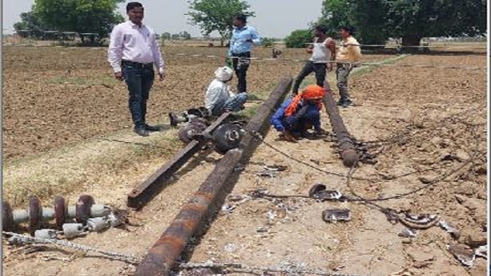 storm destroyed the electrical system in agra