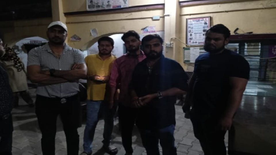 Bike riders attacked on BJYM braj kshetra mantri Gaurav Rajawat in the middle market