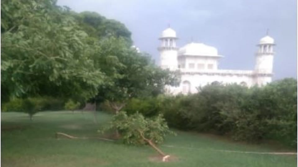 Taj Mahal north-western bastion cap and inlay stones came out in Sikandra due to thunderstorm