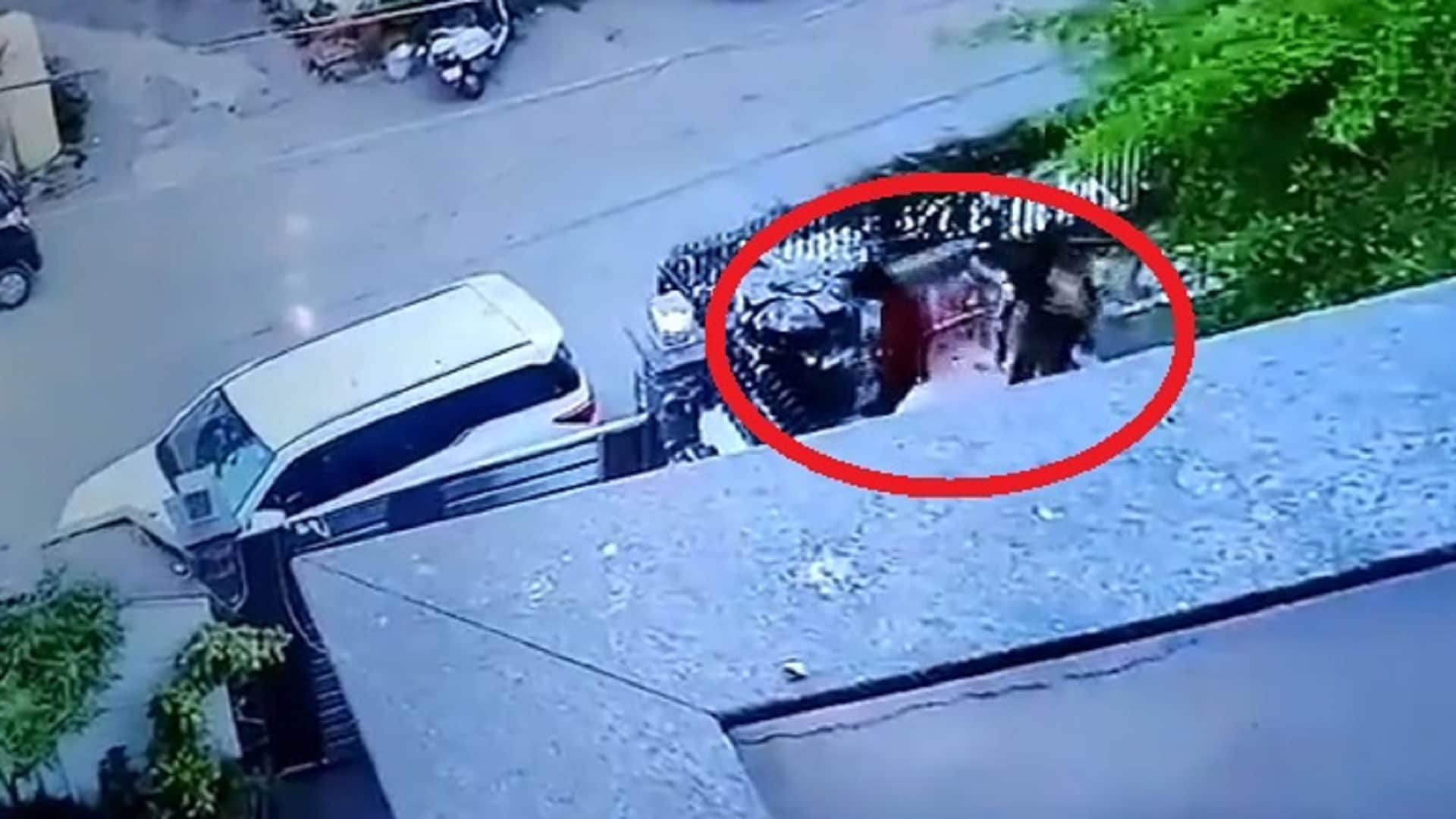 Builder Murder Case Accused had made a tattoo by going to Connaught Place After the murder