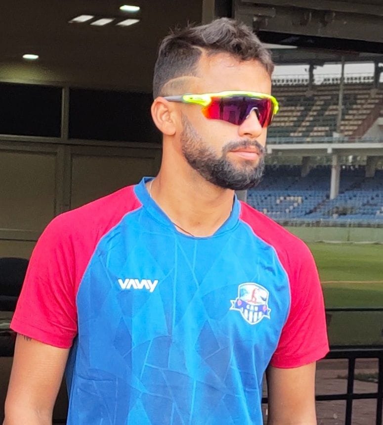 Spinning bowler Mayank shines in county cricket