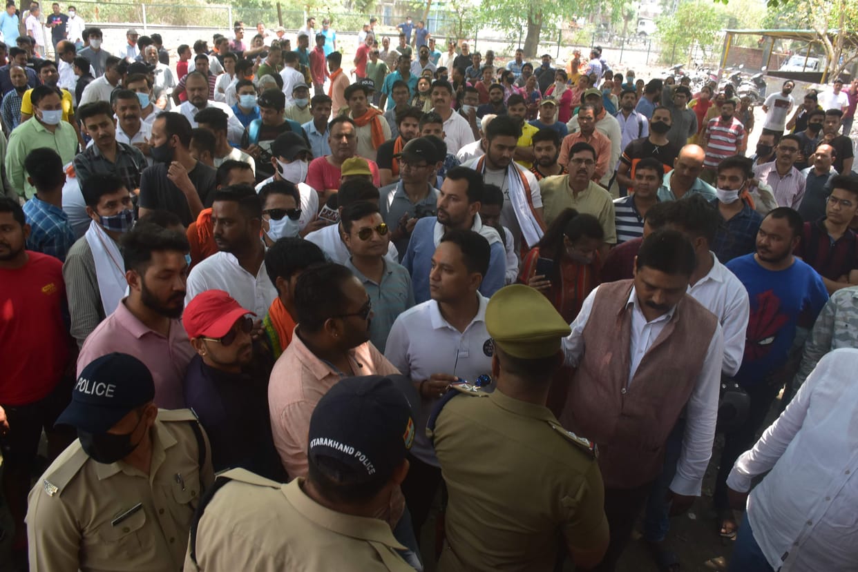 Ten arrested in Sheeshmahal stone pelting case
