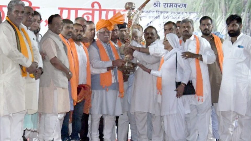 Gone are the days of Congress when only 15 paise could reach a rupee: Manohar Lal