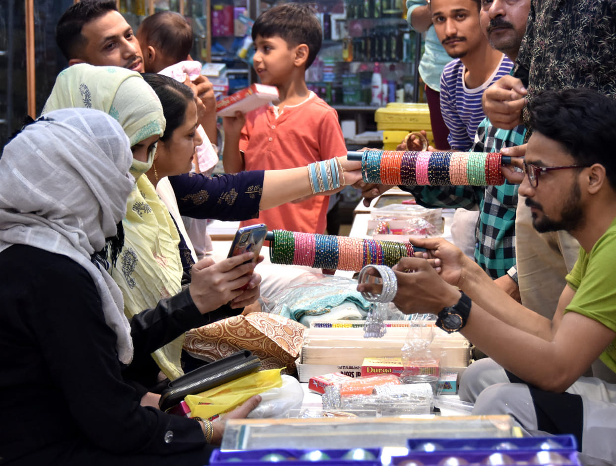 There was a lot of shopping for Eid, 100 crore business was done