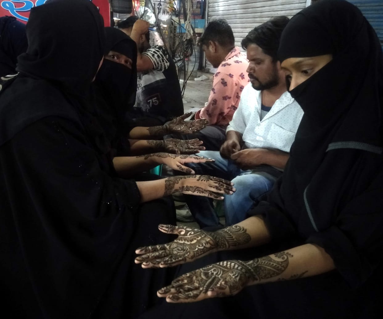Today the festival of Eid and Akshaya Tritiya will be celebrated, the markets of Doon are decorated