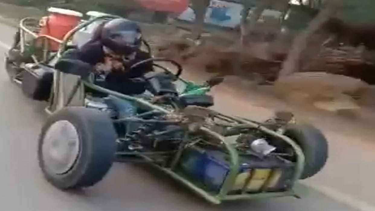 Invention Resident of UP Basti made a car looking like a Formula One racing car from waste Hindi news