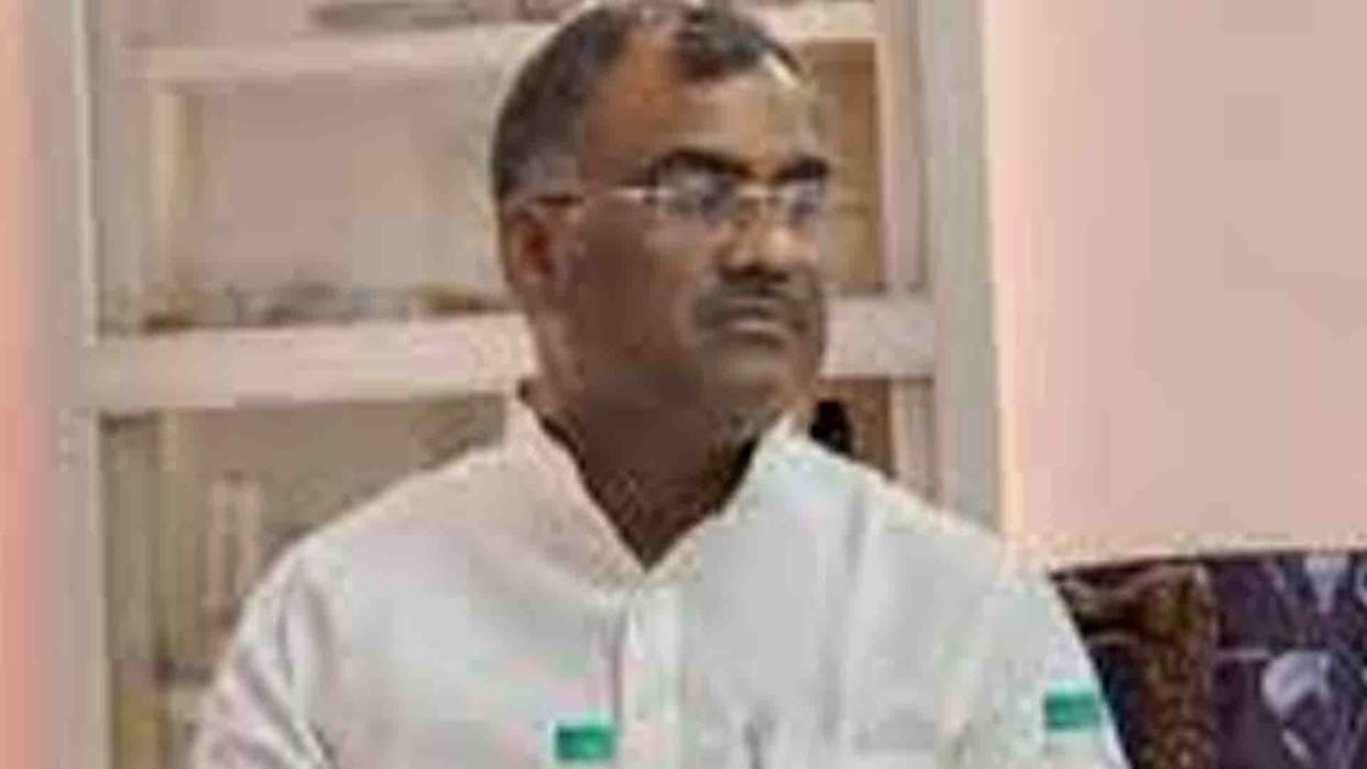 minister girish chandra was bitten by a rat in circuit house