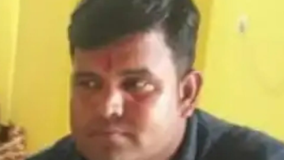 Indore: The head constable living in the police line hanged his wife, who went to give tea in the morning, then came to know, the police is investigating