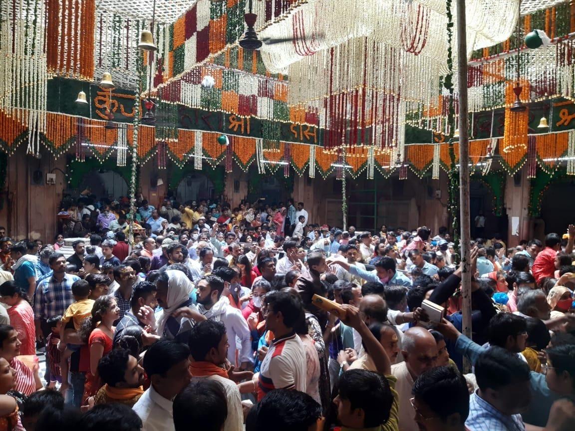 Mathura: Thakur Shribanke Bihari will give all-round darshan in the morning and evening
