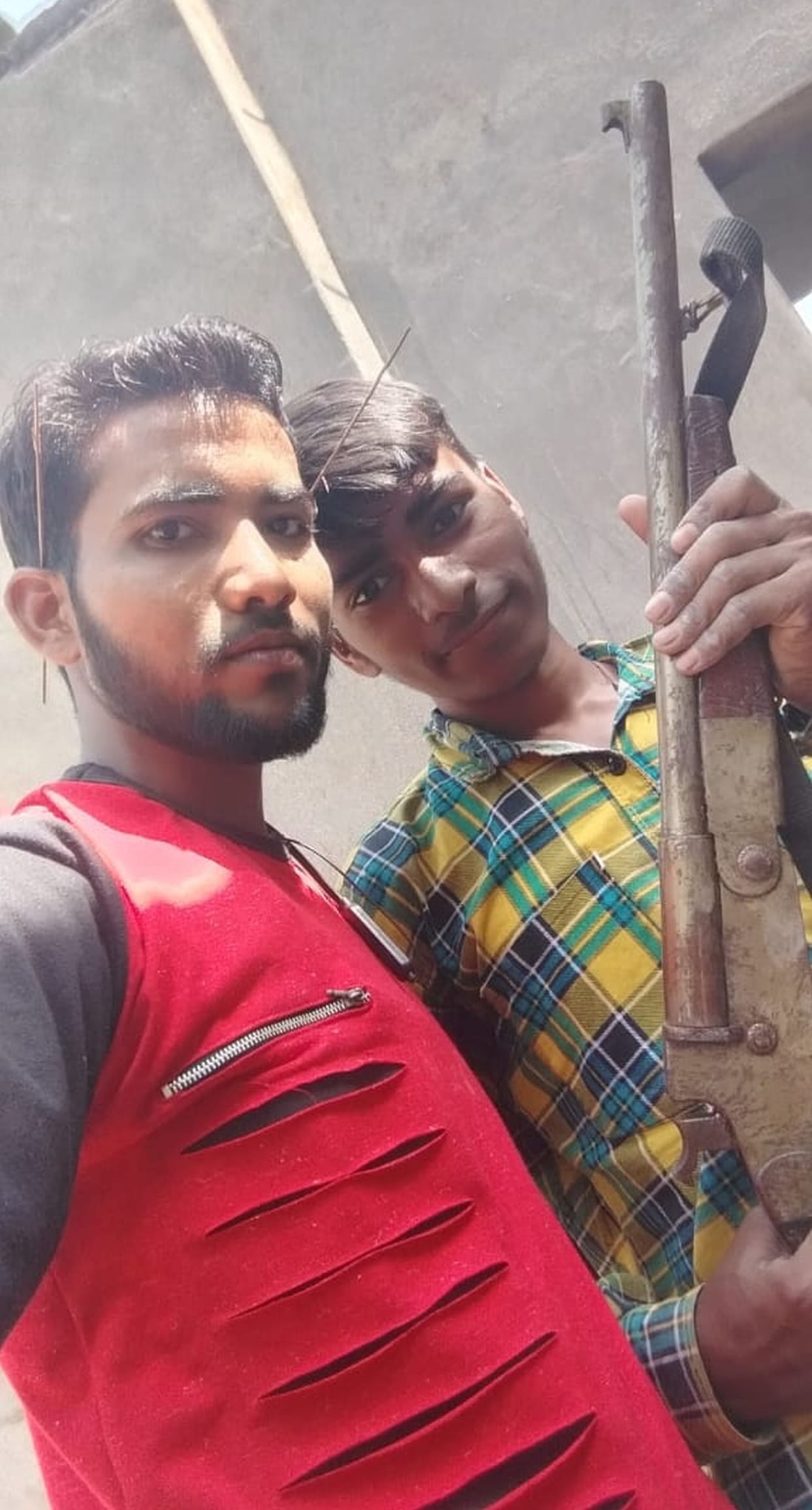 Demonstration of illegal arms, video viral on social media