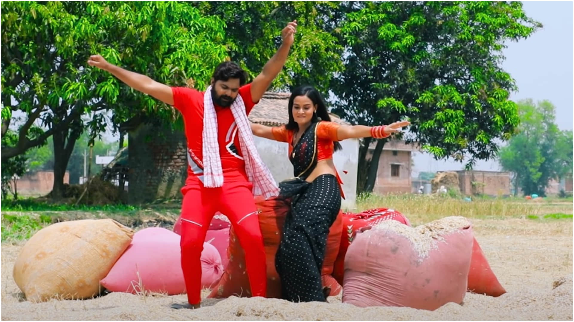 Bhojpuri Singer Samar Singh Song Saiya Davatare video crossed 3 million views