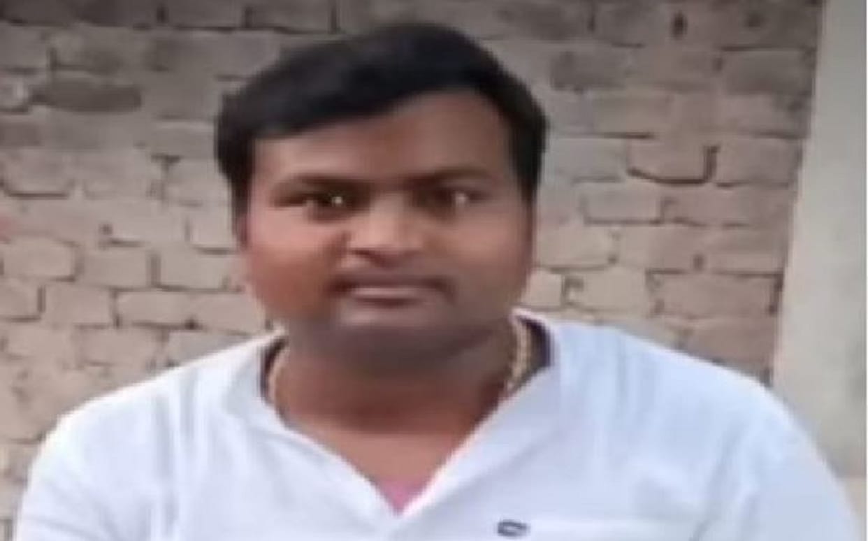Ruckus in wedding ceremony in sonbhadra Gharati barati fight over orchestra missing youth deadbdy found in well
