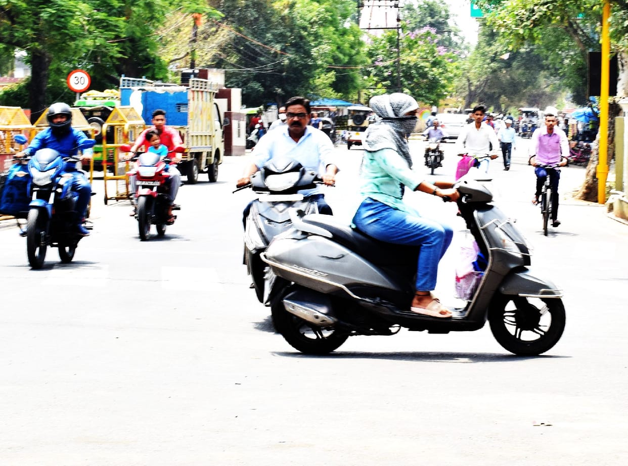 Unaccountable power cut in scorching heat is not getting relief