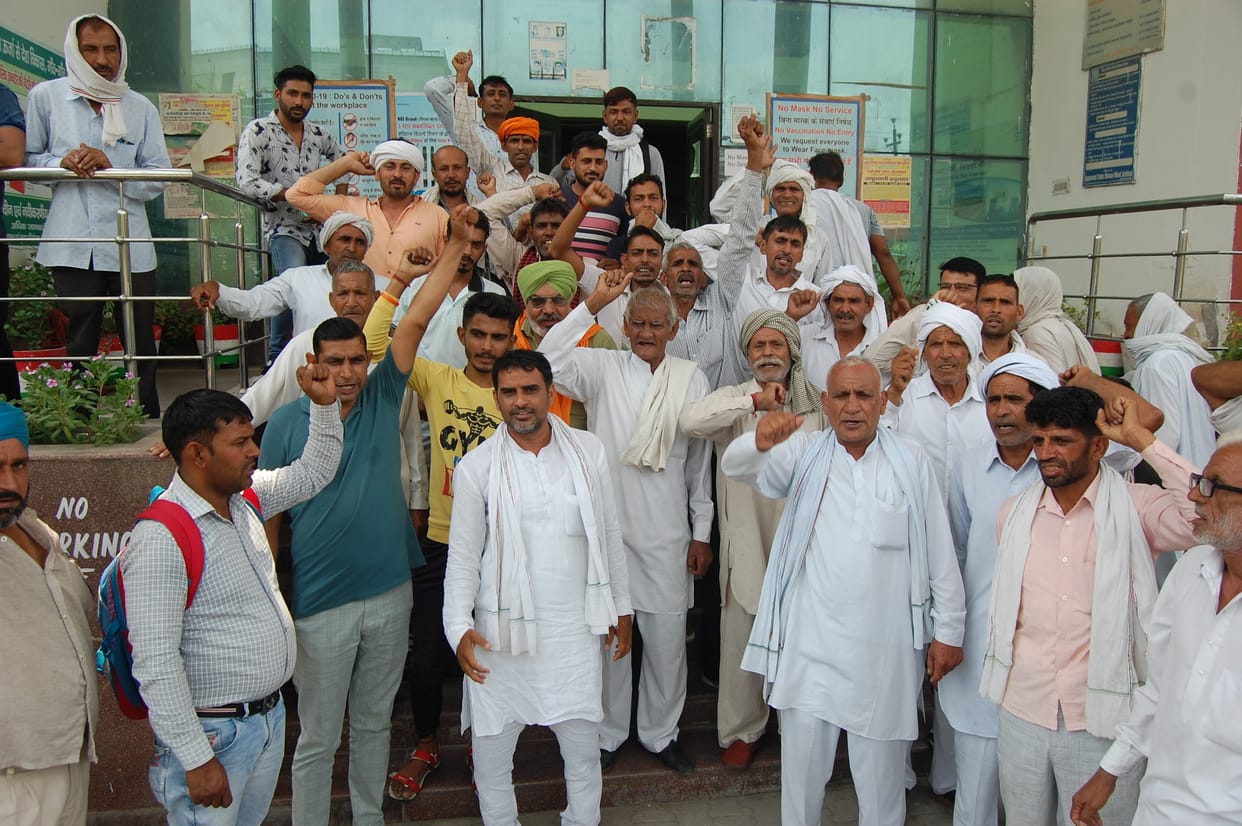 Demonstration of farmers for not getting connection