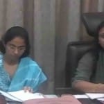 वर्चुअल बैठक करती डीएम व सीडीओ