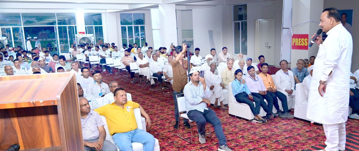 Two hundred people took membership of AAP in the ceremony