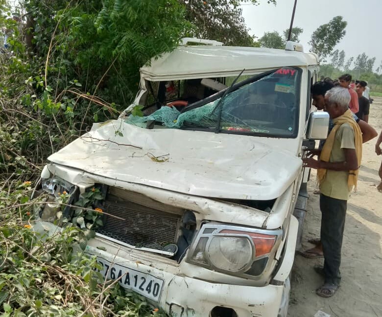Road accident in kasganj eight people died in bolero and tempo collision