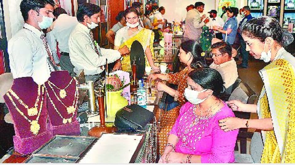 akshay tritiya 2022 trade of more than hundred crore in agra