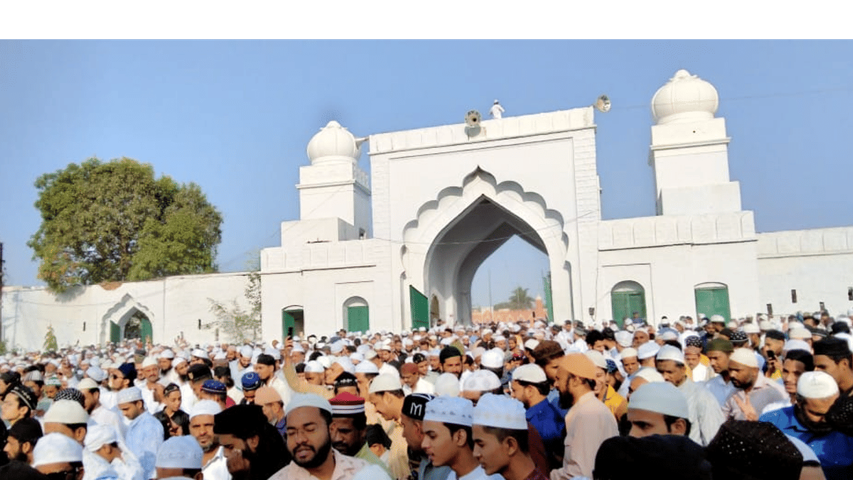 Eid-ul-Fitr 2022: Prayers offered in the entire state including Idgah of Bhopal, prayed for peace and peace in the country