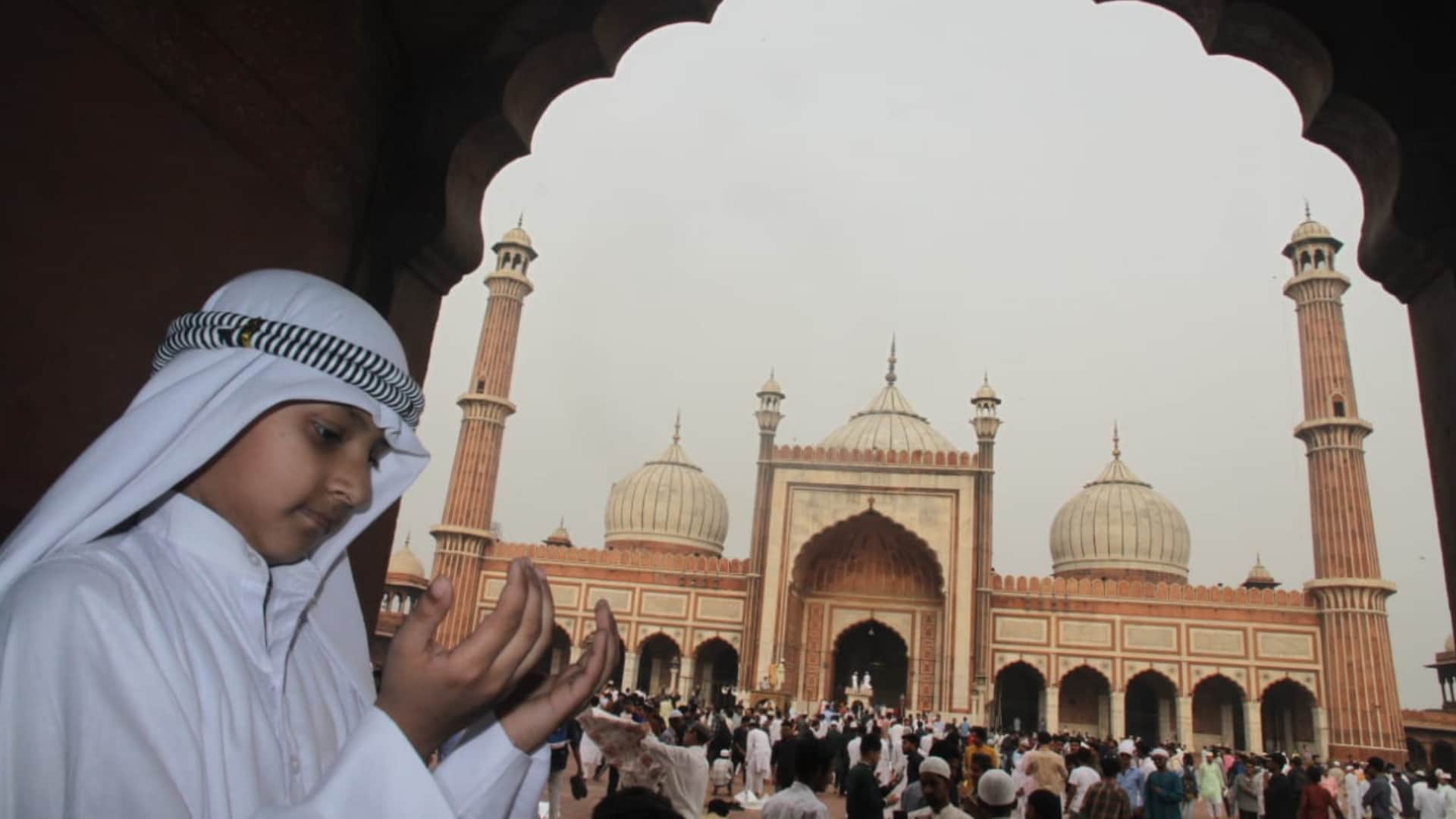 Eid 2022 see photos how eid celebtrated in delhi ncr after two years celebration in full swing