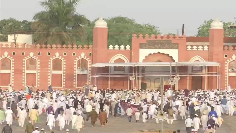 Eid Ul Fitr 2022 Photos Latest Updates Today Jama Masjid, Lucknow Eid