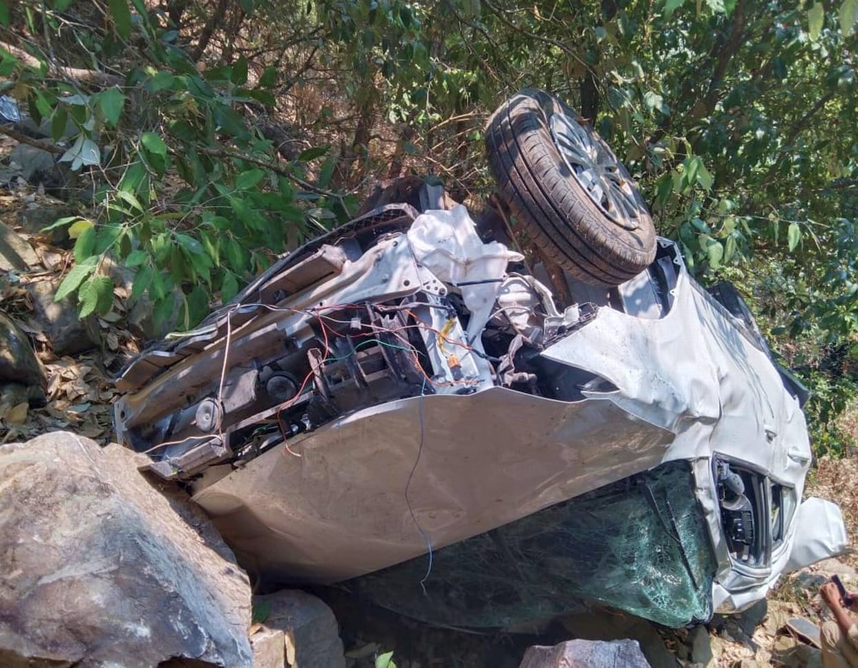 Six injured in vehicle accident, condition of two critical